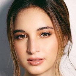 Coleen Garcia 飾演 Dwein