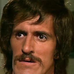 Ugo Fangareggi 飾演 Gustavo