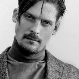 特恩·考爾博 飾演 Ernst-Jan