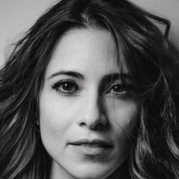 Maria-Elena Laas 飾演 Annamarie-ah Harrison