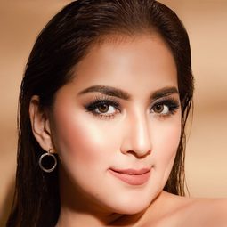 阿菈·米娜 - 我和前度有個約會演員 飾演Cali's Mother