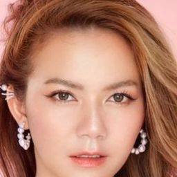 Nongpanee Mahadthai 飾演 Joy