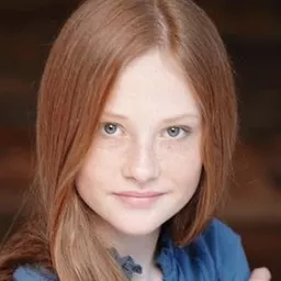 夏洛特·林西·馬倫 飾演 Young Jackie