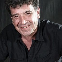 Jordi Corominas 飾演 Doctor