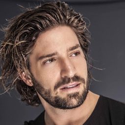 大衛·喬卡洛 飾演 Lalo