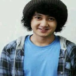 Aditya Rino 飾演 Cameraman