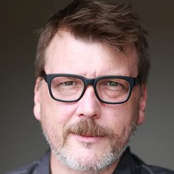 道格拉斯·M·格里芬 飾演 Driver