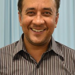 Maurício Manfrini 飾演 Toninho da Vila