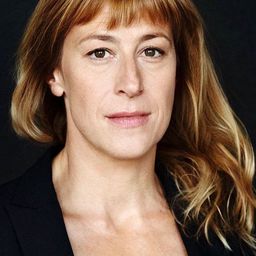 Helene Grass - 柏林夢遊蹤演員 飾演Mrs Lerch - Sex Education Teacher