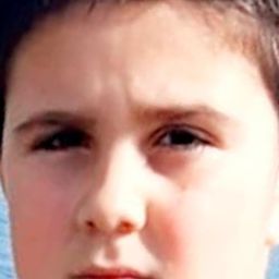 Amets Otxoa 飾演 Hermano de Sara