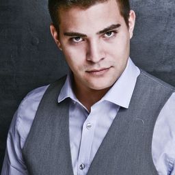 Brian Quintero 飾演 Dr. Ram (voice)