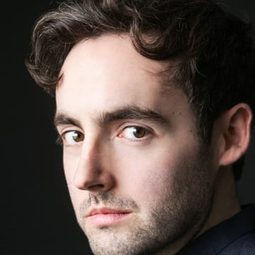 Anton Tweedale - Man of the Hour演員 飾演Singer 2