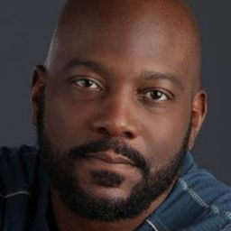 Jerry Bell Jr. 飾演 Gerard