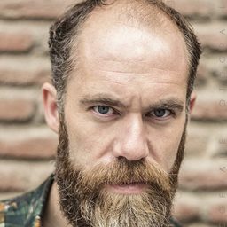 Jorge Kent 飾演 Udo