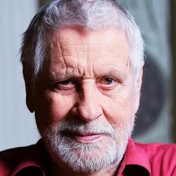 Kari Väänänen 飾演 Lauri Polonius