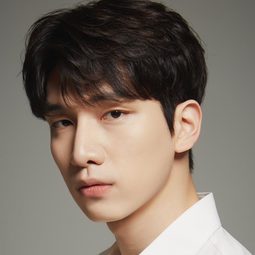 Han Sang-hyuk 飾演 Min-jun