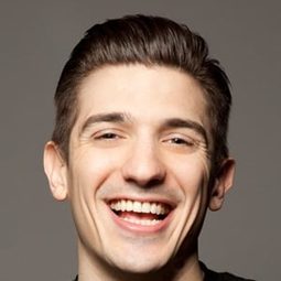 安德魯·舒茲 - Street Fighter演員 飾演Dan Hibiki