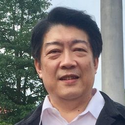 劉昌翰 - 徘徊年代演員 飾演Police Station Officer