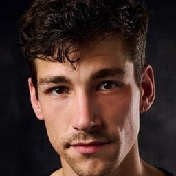 Maximilian Gehrlinger 飾演 Felix