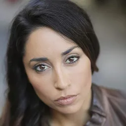 Michelle Jubilee Gonzalez - 黑金獵人演員 飾演Rachel