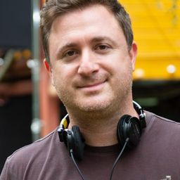 馬丁諾齋德利斯 - 搞寸夏令營導演