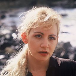 Glori-Anne Gilbert 飾演 CJ