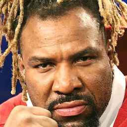 夏儂·布里格斯 飾演 Max