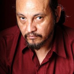 Luis Javier 飾演 Benito Mendoza