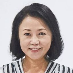 向雲 飾演 Ah Hui's wife