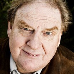 Ole Thestrup 飾演 Dr. Kolberg