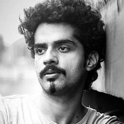 普利楊克·提華里 飾演 Shekhar