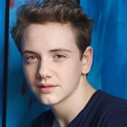 Noah Wiechers - 開火！演員 飾演Arthur Kellermann