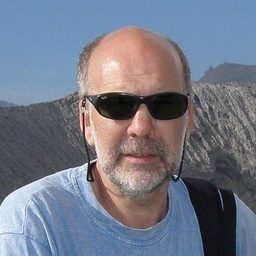 Neil Nightingale - Wild Africa / Tiny Giants導演