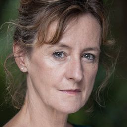 Kate Lock 飾演 Pat