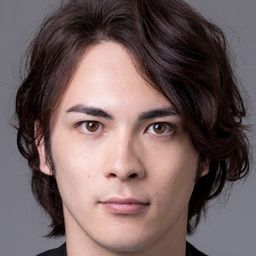 冨森ジャスティン 飾演 Asahi Azumane