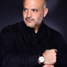 Gaston Rivero 飾演 Manrico