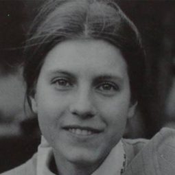 Margaret Nelson 飾演 Sara Waybourne