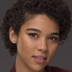 亞歷山德拉詩普 - Forbidden Fruits演員 飾演Fig