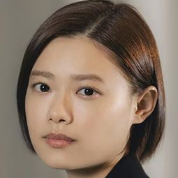 杉咲花 - 幸福澡堂演員 飾演Azumi Kono