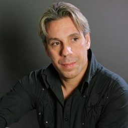 Salvatore Termini 飾演 Giovanni 'King Kong' Termini