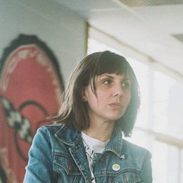 Jessica Hopper 飾演 Rita