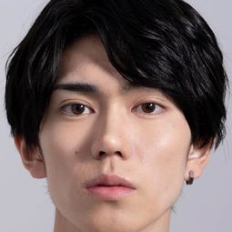 樋口幸平 飾演 Taro Momoi / Don Momotaro