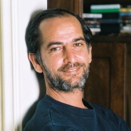 赫沙姆·賽利姆 - 亞歷山卓：其城其事演員 飾演Magdy