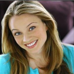 Margot White - 孤兒殺手演員 飾演Jenny Miller