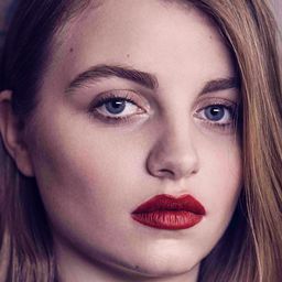 Lou Roy-Lecollinet 飾演 Melodie