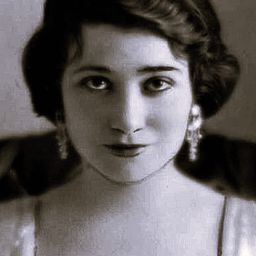 Fay Bainter 飾演 Aunt Belle Massey