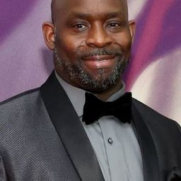 Antron McCray 飾演 Self (voice)