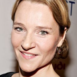 安妮卡·哈林 飾演 Tinkan