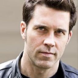 Jason William Lee 飾演 Johnny Rocket