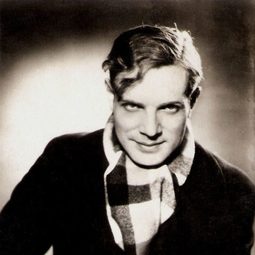 Pierre Richard-Willm - 舞會請帖演員 飾演Eric Irvin